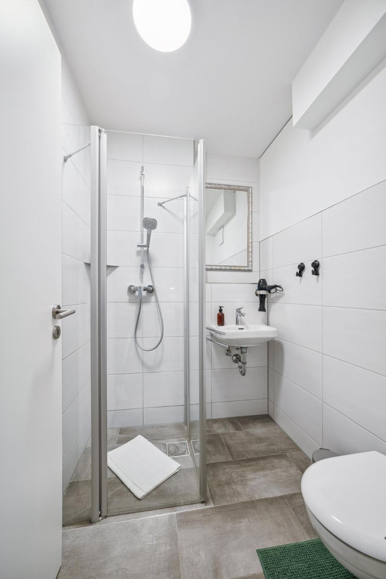 Sali Homes Elegant And Stylish Retreat In Heart Of Bayreuth, Close To River Exterior photo